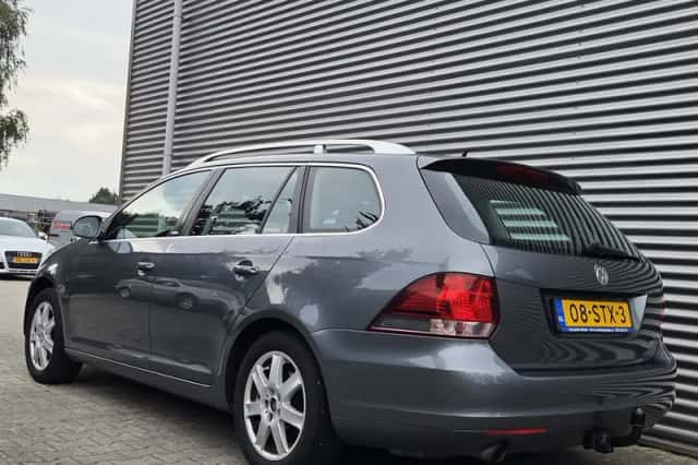 Volkswagen Golf (2011) thumbnail 3