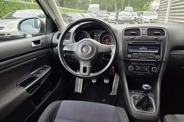 Volkswagen Golf (2011) thumbnail 6