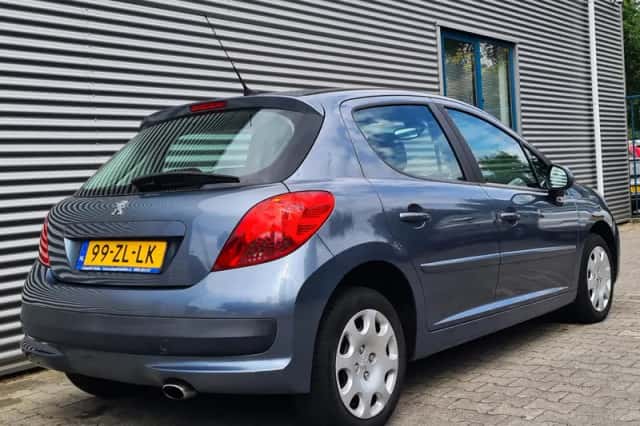 Peugeot 207 (2008) thumbnail 5