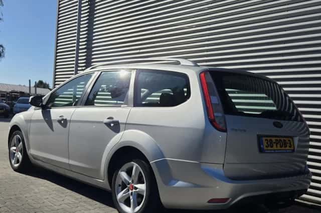 Ford Focus (2011) thumbnail 3