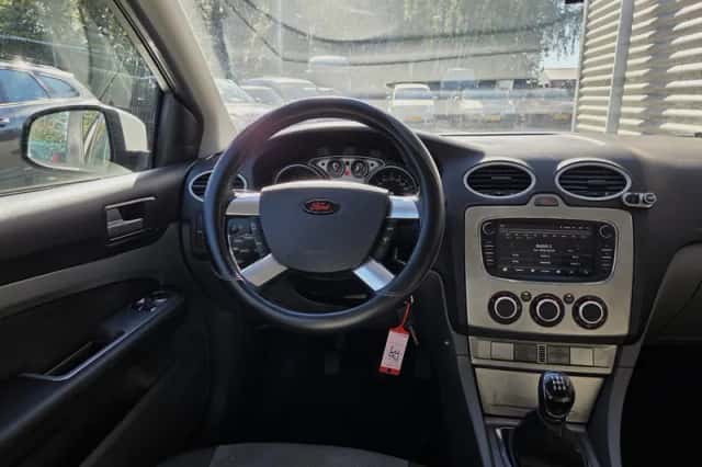 Ford Focus (2011) thumbnail 6