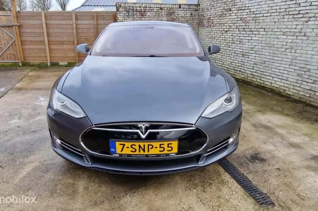 Tesla Model S (2013) thumbnail 6