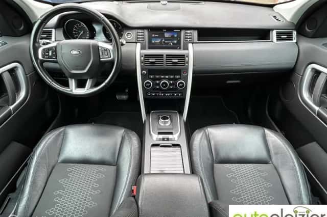 Land Rover Discovery Sport (2016) thumbnail 2
