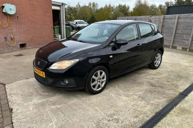 SEAT Ibiza (2010) thumbnail 5