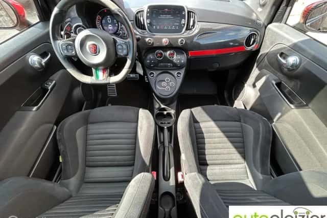 Fiat 500 (2017) thumbnail 2
