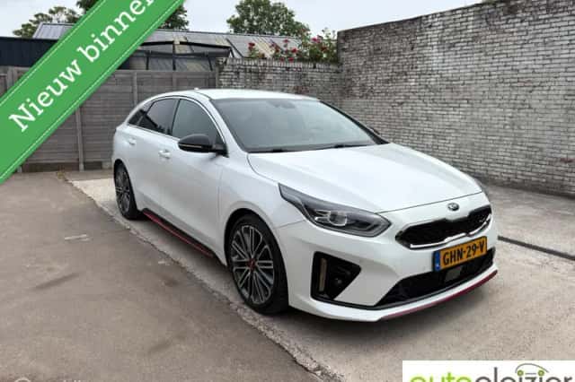 Kia ProCeed (2019) thumbnail 1
