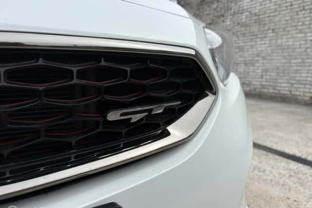 Kia ProCeed (2019) thumbnail 4