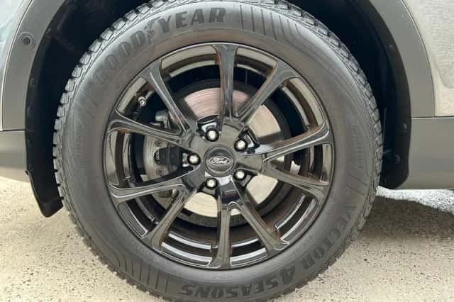Ford Kuga (2018) thumbnail 6