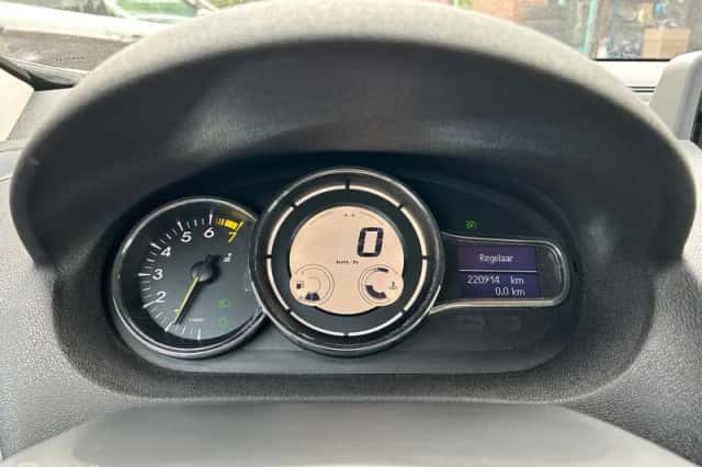Renault Mégane (2015) thumbnail 4