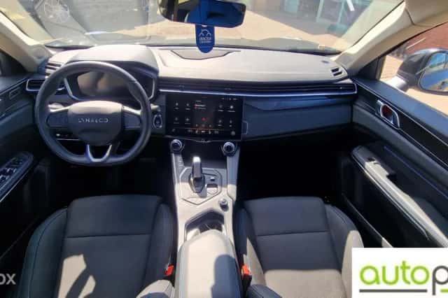 Lynk & Co 01 (2023) thumbnail 2