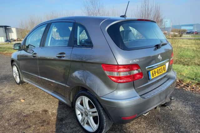 Mercedes-Benz B-Klasse (2011) thumbnail 2