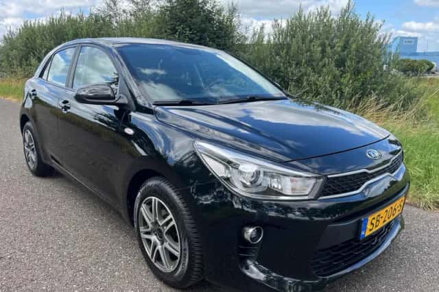 Kia Rio (2018) thumbnail 2