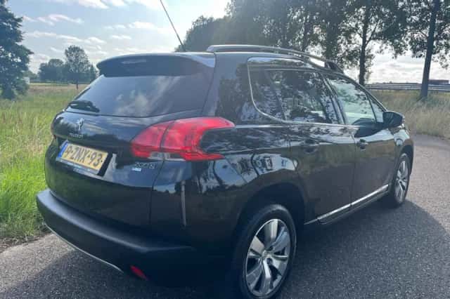 Peugeot 2008 (2015) thumbnail 4
