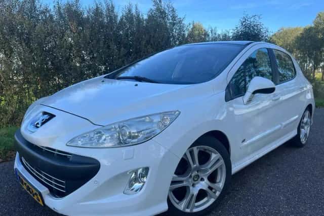 Peugeot 308 (2010) thumbnail 1