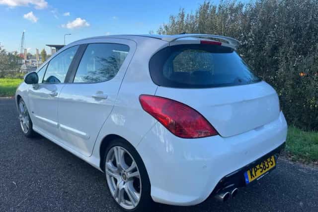 Peugeot 308 (2010) thumbnail 3