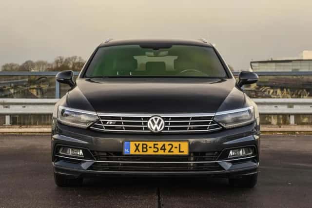 Volkswagen Passat (2018) thumbnail 4