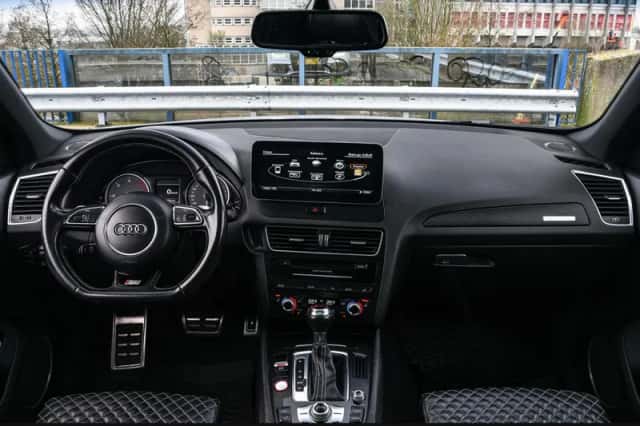 Audi SQ5 (2016) thumbnail 2