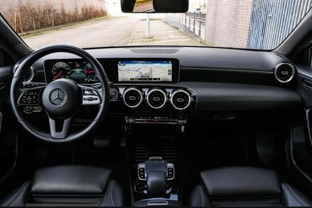 Mercedes-Benz A-Klasse (2018) thumbnail 2