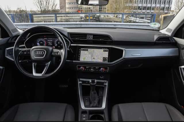 Audi Q3 (2019) thumbnail 2