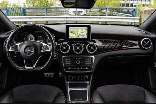 Mercedes-Benz CLA-Klasse (2015) thumbnail 2