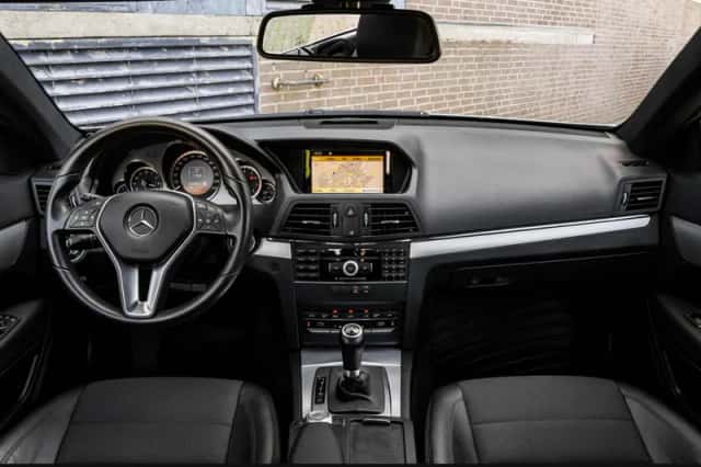 Mercedes-Benz E-Klasse (2011) thumbnail 2