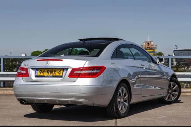 Mercedes-Benz E-Klasse (2011) thumbnail 3
