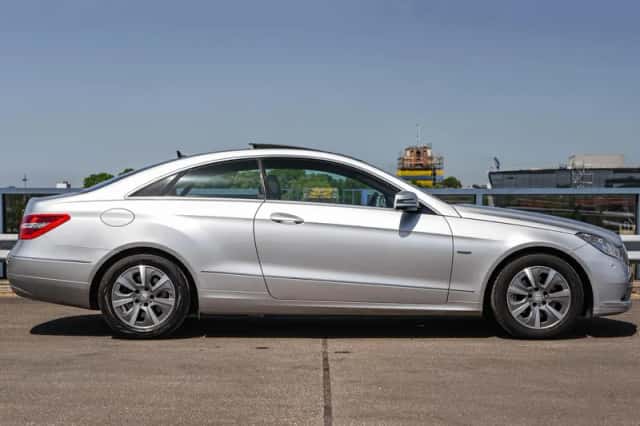 Mercedes-Benz E-Klasse (2011) thumbnail 6