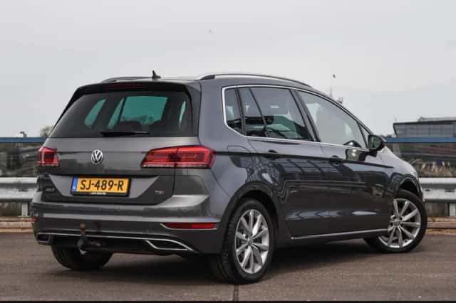 Volkswagen Golf Sportsvan (2018) thumbnail 3
