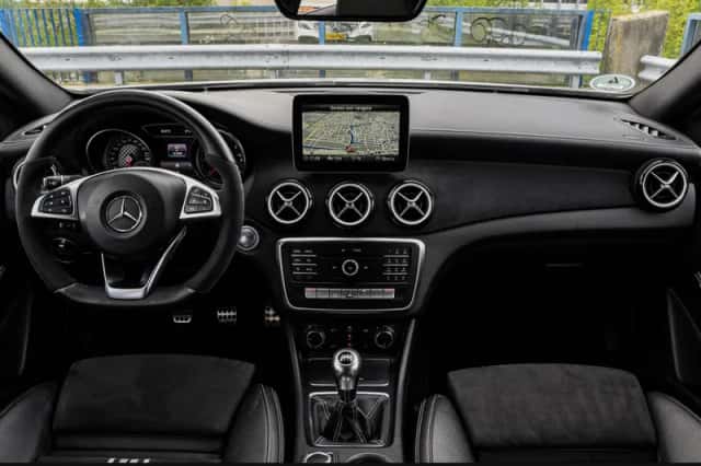 Mercedes-Benz A-Klasse (2017) thumbnail 2