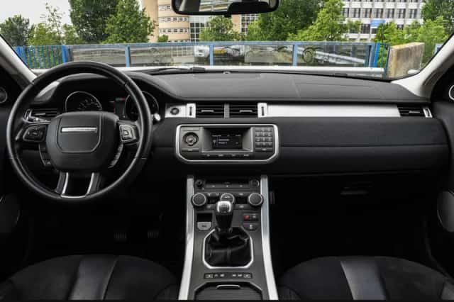 Land Rover Range Rover Evoque (2012) thumbnail 2