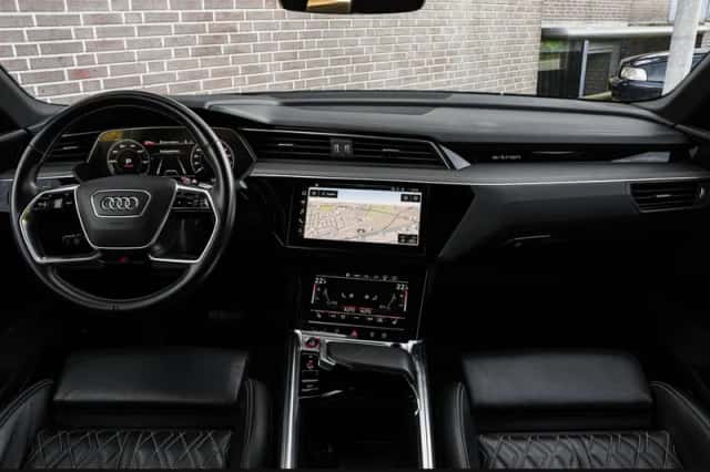 Audi e-tron Sportback (2020) thumbnail 2