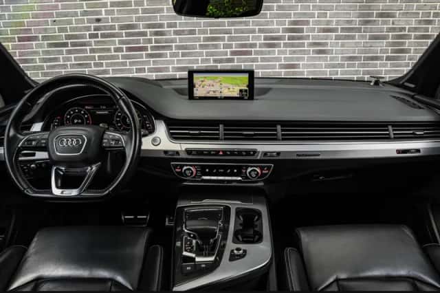 Audi Q7 (2016) thumbnail 2