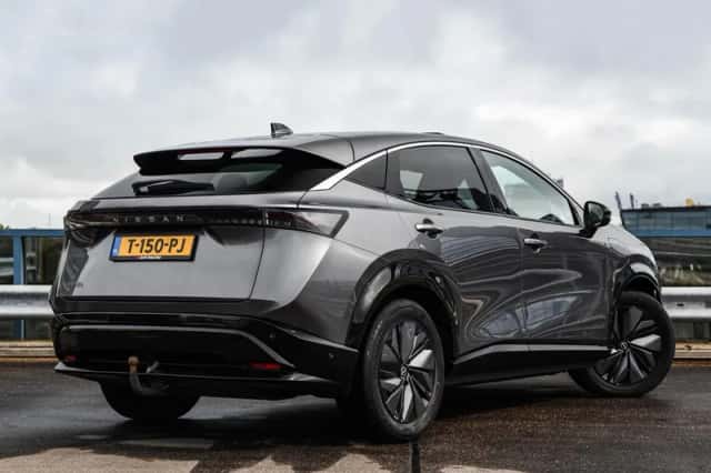 Nissan Ariya (2023) thumbnail 4