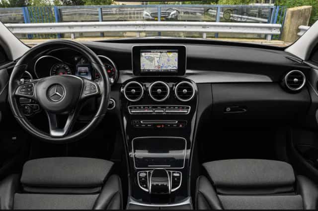 Mercedes-Benz C-Klasse (2018) thumbnail 2