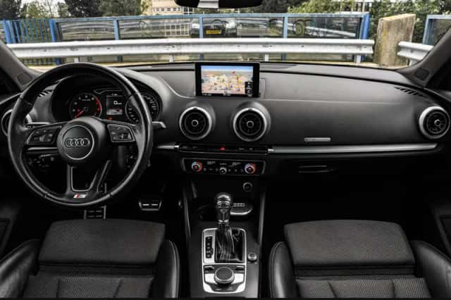 Audi A3 (2018) thumbnail 2