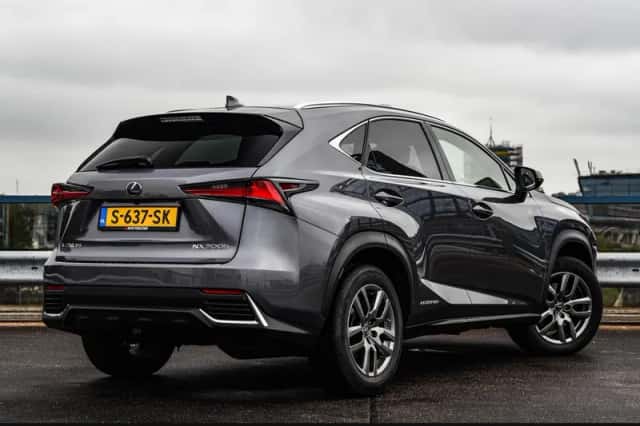 Lexus NX (2018) thumbnail 3