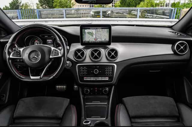 Mercedes-Benz CLA-Klasse (2019) thumbnail 2