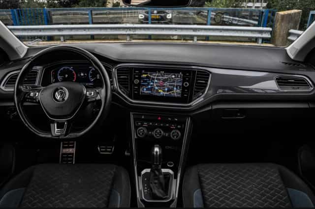 Volkswagen T-Roc (2019) thumbnail 2