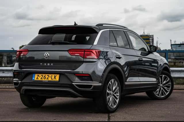 Volkswagen T-Roc (2019) thumbnail 3