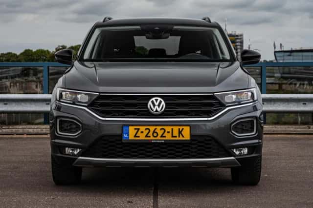 Volkswagen T-Roc (2019) thumbnail 4