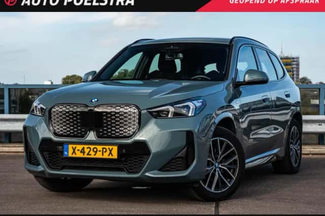 BMW iX1 (2024) thumbnail 1