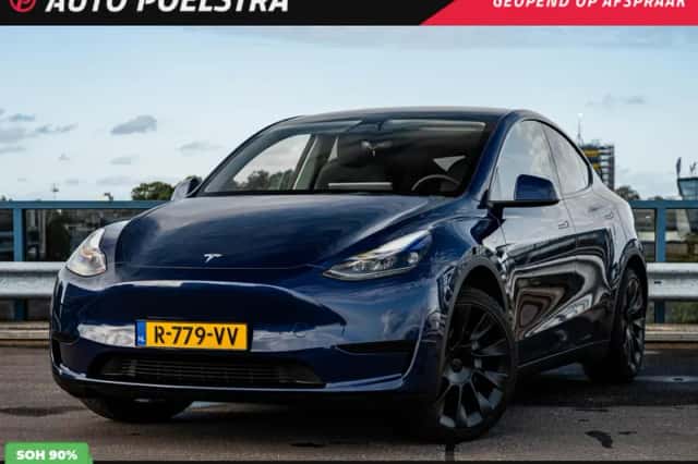 Tesla Model Y (2022) thumbnail 1