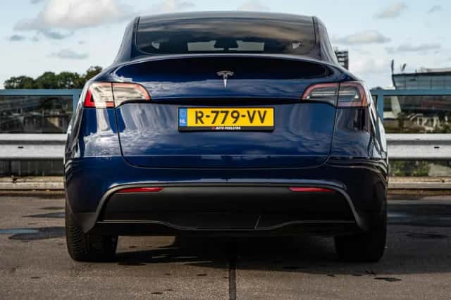 Tesla Model Y (2022) thumbnail 6