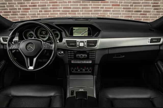 Mercedes-Benz E-Klasse (2013) thumbnail 2