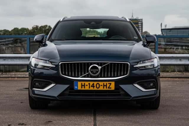 Volvo V60 (2020) thumbnail 4