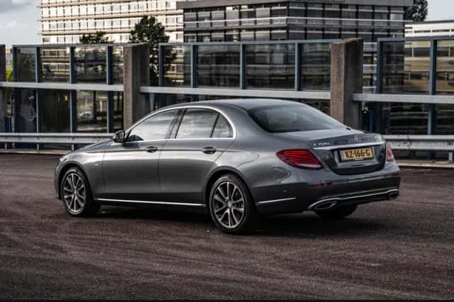 Mercedes-Benz E-Klasse (2016) thumbnail 2