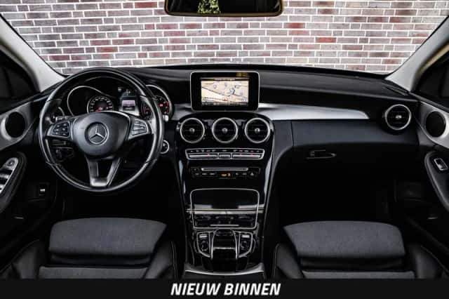Mercedes-Benz C-Klasse (2017) thumbnail 2