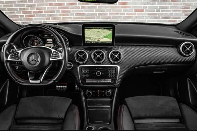 Mercedes-Benz A-Klasse (2016) thumbnail 2