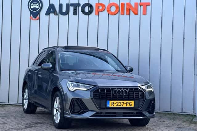 Audi Q3 (2022) thumbnail 5