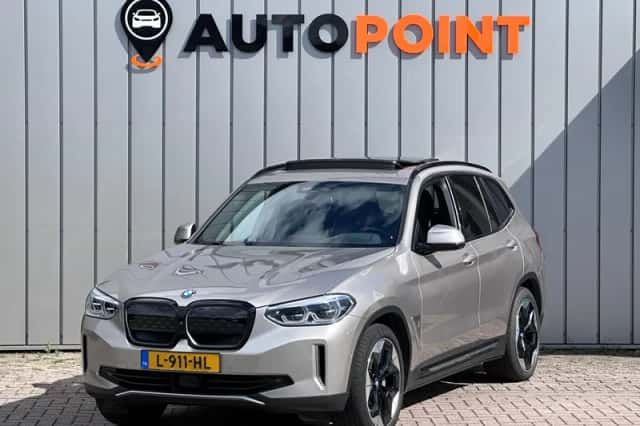 BMW iX3 (2021) thumbnail 3
